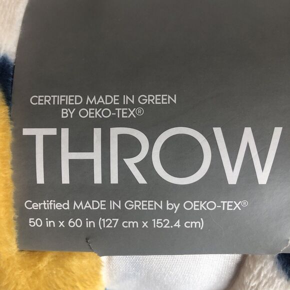 Target Plush Throw Blanket 50"x 60" - Pickleball/Sports/Ivory - NEW - Picture 9 of 11